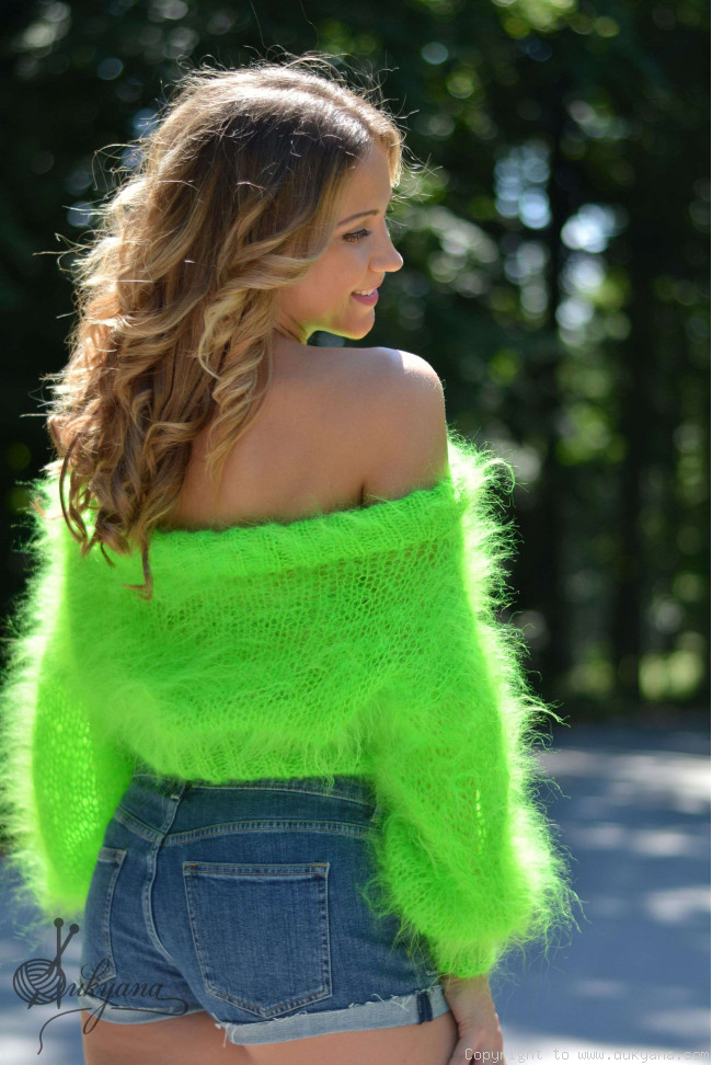 Cropped 2025 neon sweater